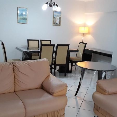 Ótimo apto em Pitangueiras à uma quadra da praia c/ 2 vagas e ar condicionado. Guarujá Exterior foto